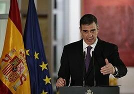 Sánchez da largas a la petición de Mazón de una reunión «urgente» para hablar de la reconstrucción