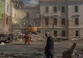 Rusia reitera tras la masacre de Sumy que no bombardea a civiles en Ucrania