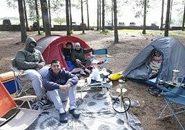 La Semana Santa se disfruta en la cumbre con abrigo y el calor familiar