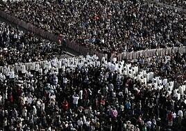 En directo | Colas de hasta 4 horas para despedir al Papa Francisco en San Pedro