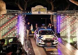 La salida del Rally Islas Canarias reordena el tráfico en el casco histórico de la capital