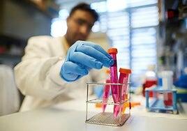 Los medicamentos contra el cáncer tardan dos años en llegar a España desde que Europa los aprueba