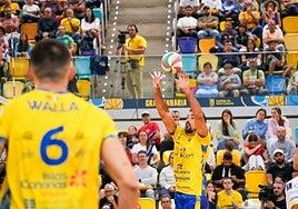 El CV Guaguas da el primer paso hacia el título (3-0)