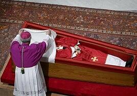 Fin al papado de Francisco con los cardenales en el foco