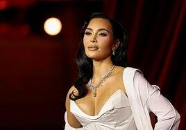 Comienza en París el juicio por el millonario robo de joyas a Kim Kardashian