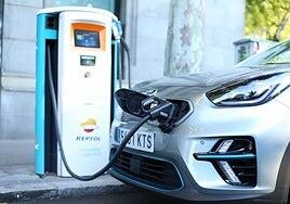 ¿Puede el corte de electricidad dañar la batería del coche?