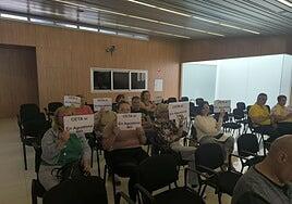 Vecinos de Aguatona protestan otra vez contra el albergue de animales en el pleno de Ingenio