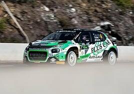 Cruz y Mujica consiguen una importantísima victoria en el Villa de Adeje