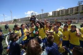 Las Palmas Atlético regresa a Segunda RFEF con una fiesta por todo lo alto