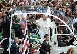 El último deseo del Papa Francisco para los niños de Gaza: donó su papamóvil como hospital infantil