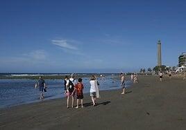 Las 14 playas de Gran Canaria con bandera azul la conservan en 2025