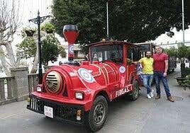 El tren llega a Firgas