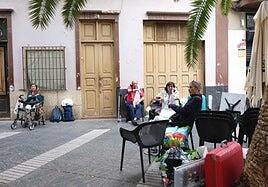 Manuel Sánchez, desahuciado en Thomas Alva Edison: «Estaba en la playa y ahora me quedé en la calle»