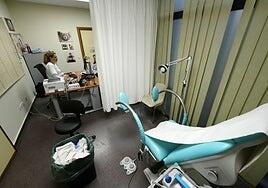 España cuadruplica el nivel de interinos pactado con Bruselas y se enfrenta a una multa millonaria