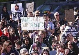 El gobierno de Trump redobla los ataques a Harvard