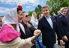 Gobierno y PSOE usan como un bumerán la «casquería del PP» para intentar salir del cerco