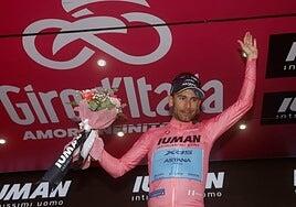 Diego Ulissi se viste de rosa a los 35 años