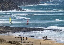Rachas de viento fuertes y temperaturas máximas en ligero ascenso en Canarias