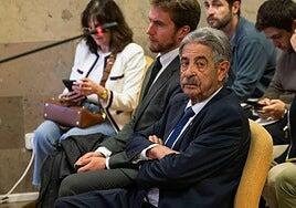 El rey emérito continuará su causa judicial contra Revilla