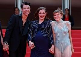 Carla Simón emociona en Cannes con el cierre de su trilogía familiar