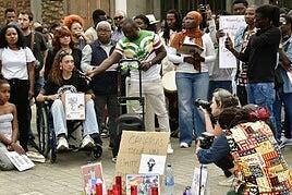 Abatido en el aeropuerto de Gran Canaria: los sindicatos policiales advierten de que «acusarles de asesinato dinamita la paz social»