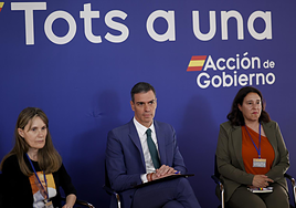 Sánchez, con los afectados por la dana: una visita tardía y a varios kilómetros de la zona cero