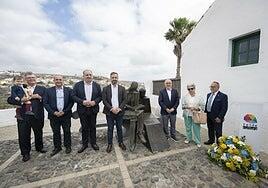 La aleación de amor y talento de Saulo Torón e Isabel Macario se transforma en bronce en el corazón del barrio teldense de San Francisco