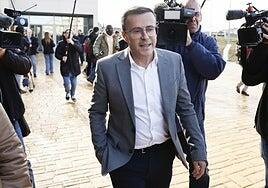 Gallardo, «el niño de la catana» que irá a juicio por el presunto enchufe al hermano del presidente