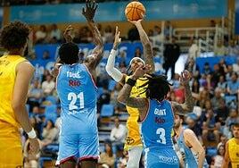 El Dreamland pone la directa hacia la sexta plaza (74-82)