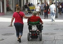 El decreto de dependencia entra en vigor con críticas de los trabajadores sociales