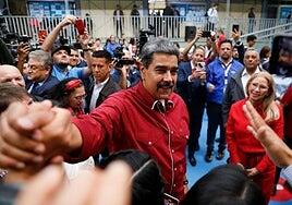 El chavismo se garantiza el poder en Venezuela: abstención, «farsa electoral» y una oposición perseguida