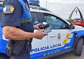 Incendia su casa, amenaza con suicidarse y acaba hiriendo a un policía en Fuerteventura