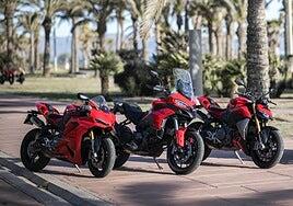 Probamos la nueva gama V2 de Ducati: Renacimiento italiano