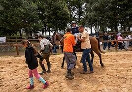 Valleseco celebra 16 años de inclusión con una jornada en la naturaleza