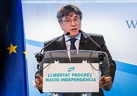 Puigdemont carga contra Feijóo por «conspirar» contra la oficialidad del catalán