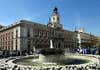 Madrid se suma a la celebración del Día de Canarias ajustando el horario del reloj de la Puerta del Sol