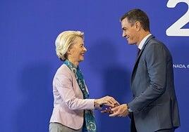 Von der Leyen y Sánchez debaten en Bruselas sobre la guerra arancelaria con EE UU