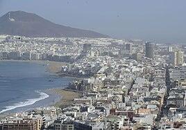 El calor y la calima también celebran el puente del Día de Canarias: máximas de hasta 34 grados en Gran Canaria