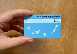 Canarias regula el acceso a la tarjeta sanitaria para extranjeros sin residencia en el archipiélago