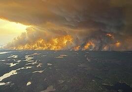 El humo de los devastadores incendios de Canadá llega a España