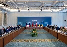 Kiev y Moscú cierran su segunda reunión con un nuevo pacto para canjear presos