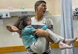 El caos israelí: Gaza cambia sangre por comida mientras Netanyahu responde por corrupción