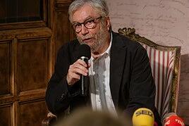 Muñoz Molina elige a Cervantes para volver a mirar el mundo y sus recuerdos