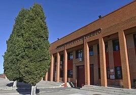 Un preso de la cárcel de Badajoz se fuga en una caminata por un parque