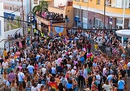 Orgullo y color en la cabalgata del Gáldar Pride 2025