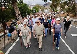 Peregrinación jubilar desde Jinámar hasta la Basílica de San Juan para ver a la Virgen del Pino