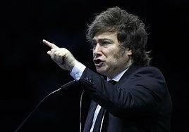 Milei regresa a España un año después de convertirse en azote de Sánchez y vuelve a arremeter contra él