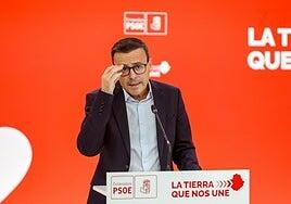 La jueza acusa al líder del PSOE extremeño de «fraude de ley» y eleva su caso al TSJ tras su aforamiento exprés