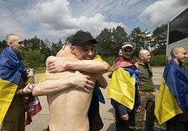 Nuevo intercambio de presos entre Ucrania y Rusia tras una noche de intensos bombardeos
