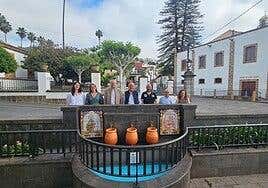 Teror recupera la fuente de la Araucaria en recuerdo al 25 aniversario del hermanamiento con Niebla